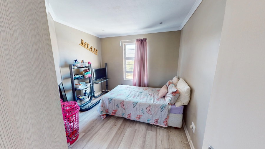 2 Bedroom Property for Sale in Gordons Bay Central Western Cape